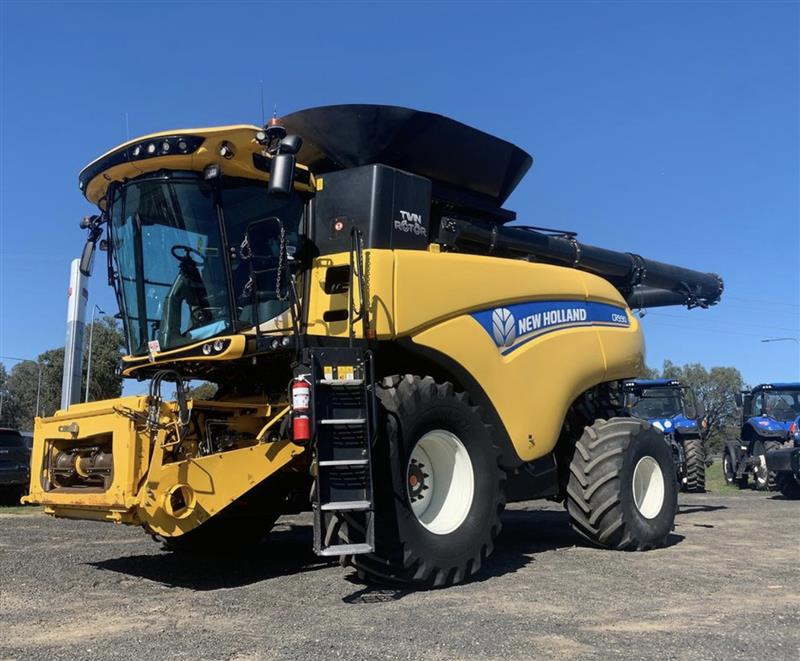 New Holland CR9.90 combine harvester