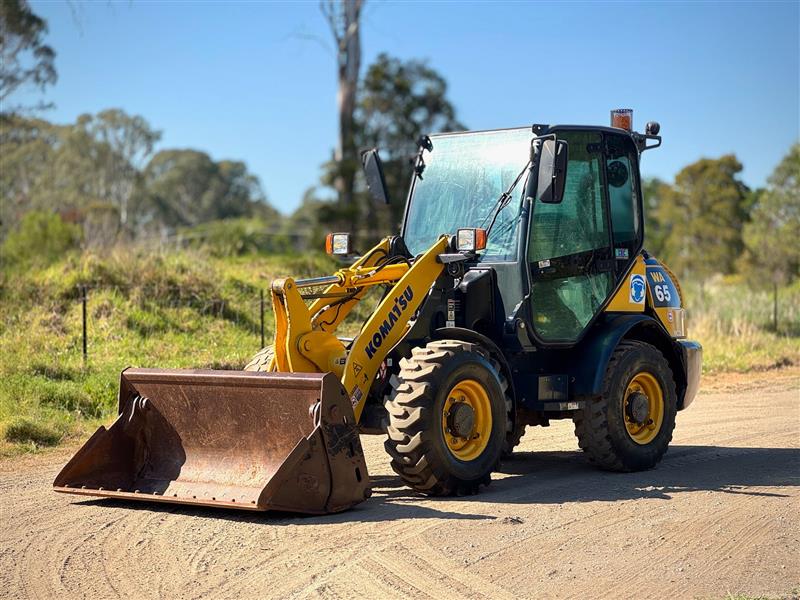 Komatsu WA65-6 5.2T articulated wheel loader