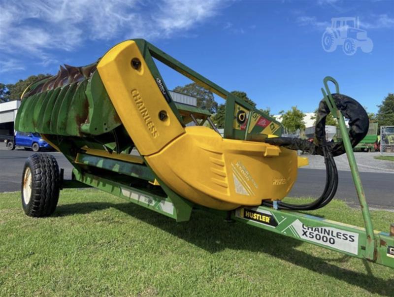 Hustler CHX5000 feeder