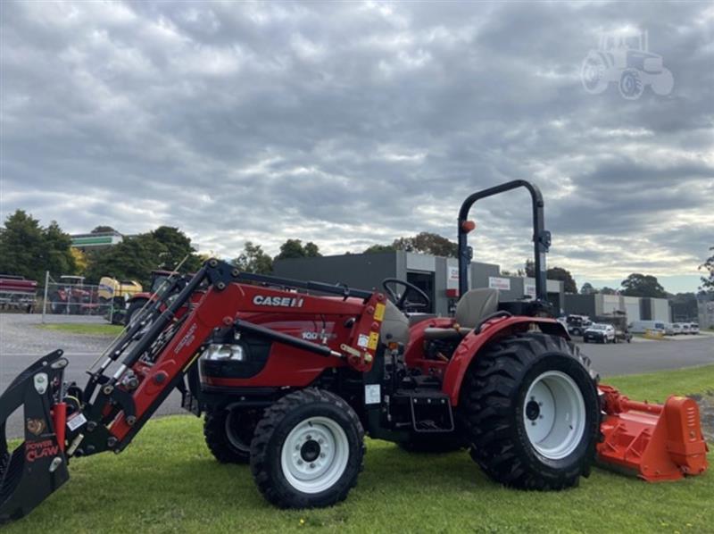 Case IH Farmall 35B tractor
