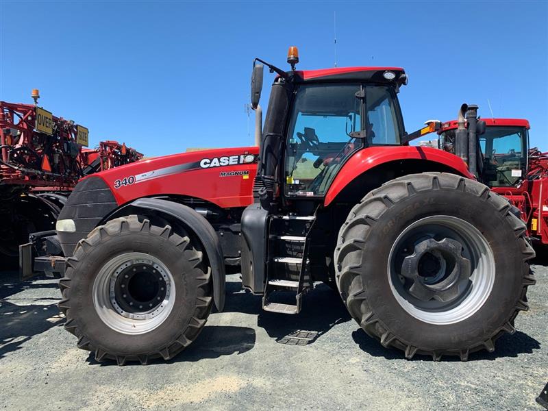 Case IH Magnum 340 tractor