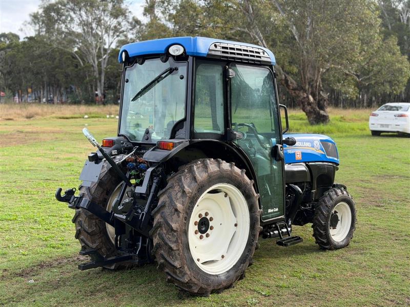New Holland T4.85V diesel 4x4 farm t...