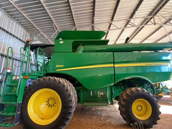 John Deere S670 combine harvester, Harvesters John Deere WA | Power Farming