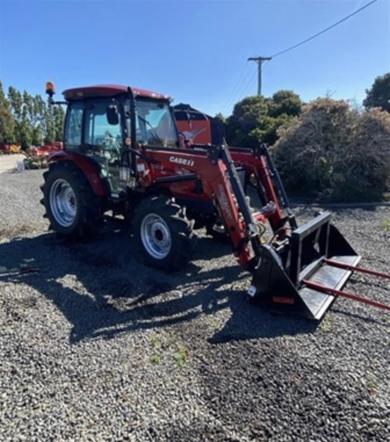 Case IH Farmall 60B tractor