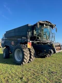 Fendt Ideal MF 8-01 combine harvester