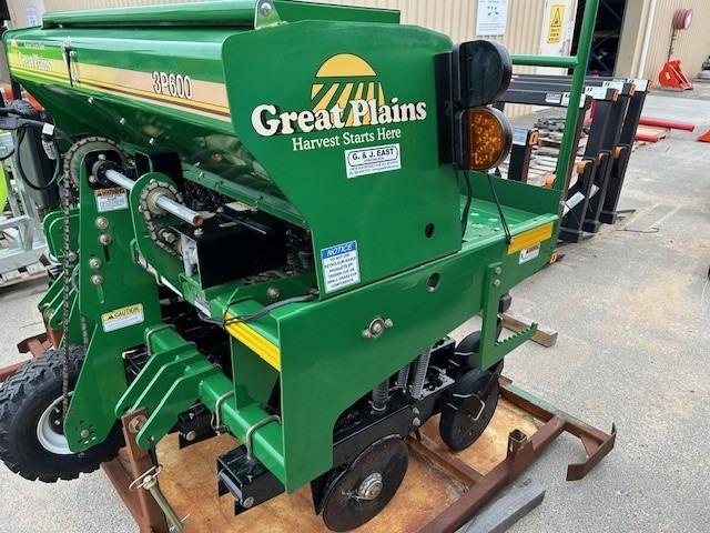 Great Plains 3P-600 airseeder