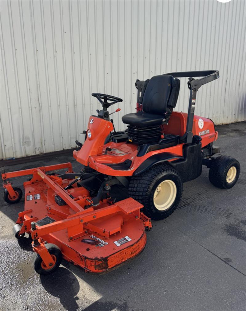 Kubota F3680 front deck mower