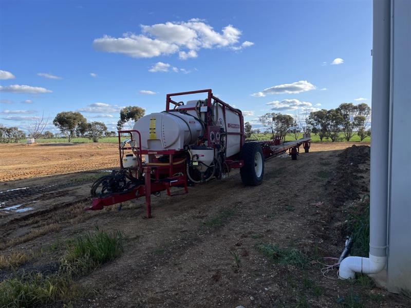 Photo 1. Croplands Weedit boom sprayer