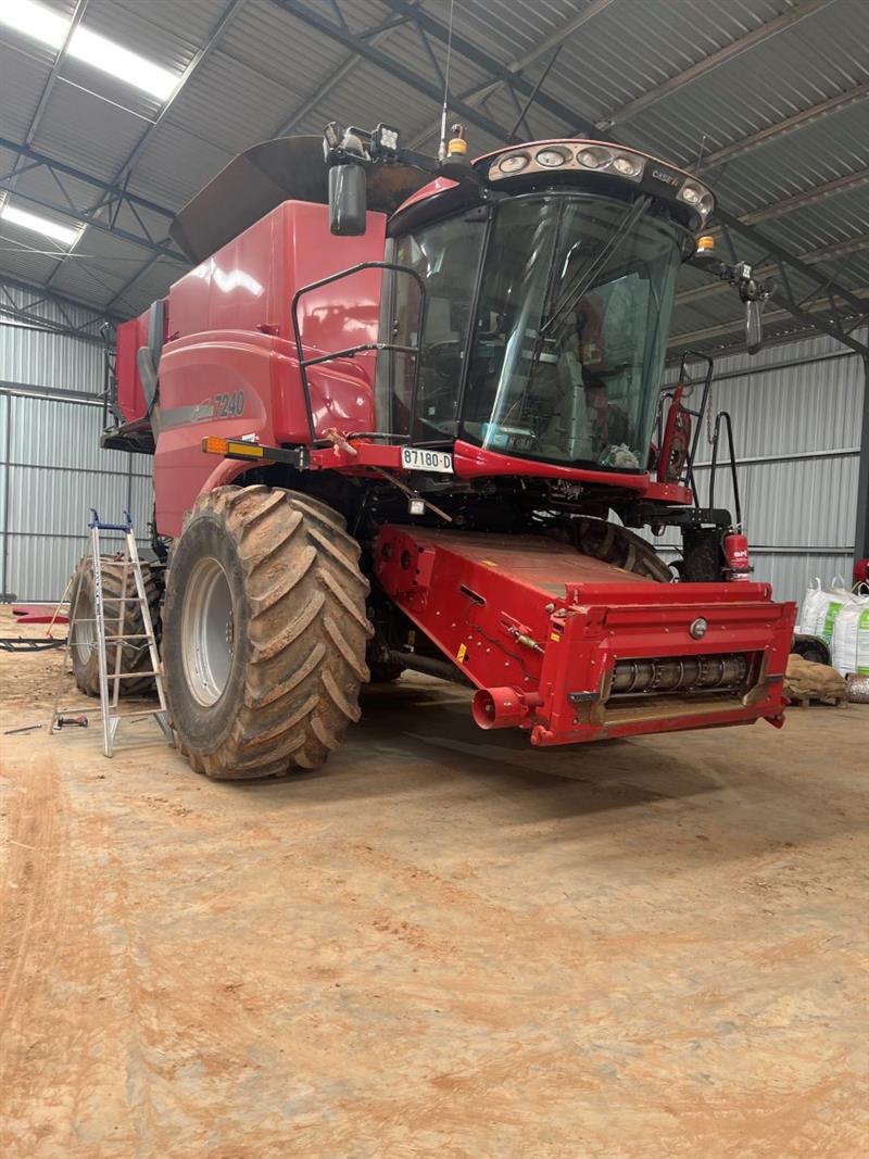 Photo 1. Case IH 7240 combine harvester