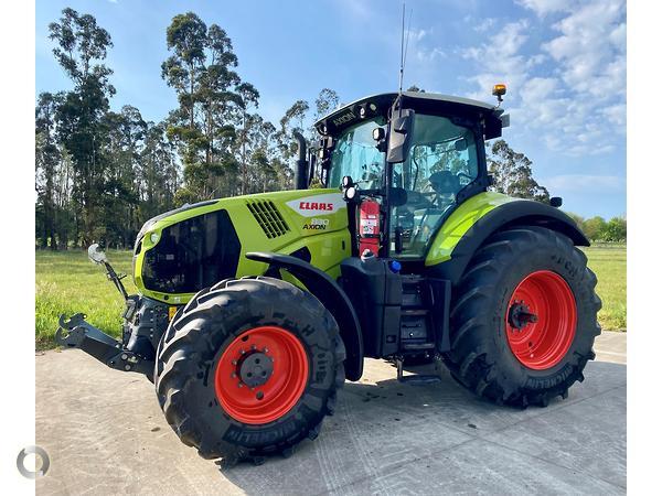 Photo 1. Claas Arion 80 HEX tractor