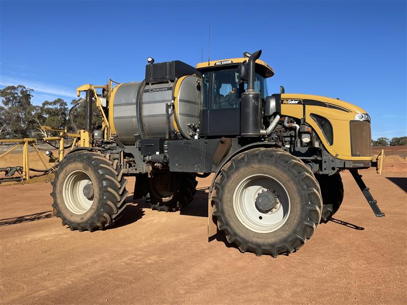Croplands Rogator 1300B self propelled sprayer