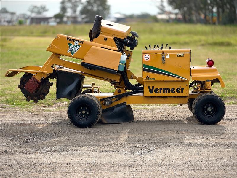 Vermeer SC352 self propelled stump g...
