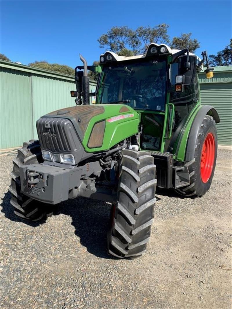 Fendt 211S Cab tractor