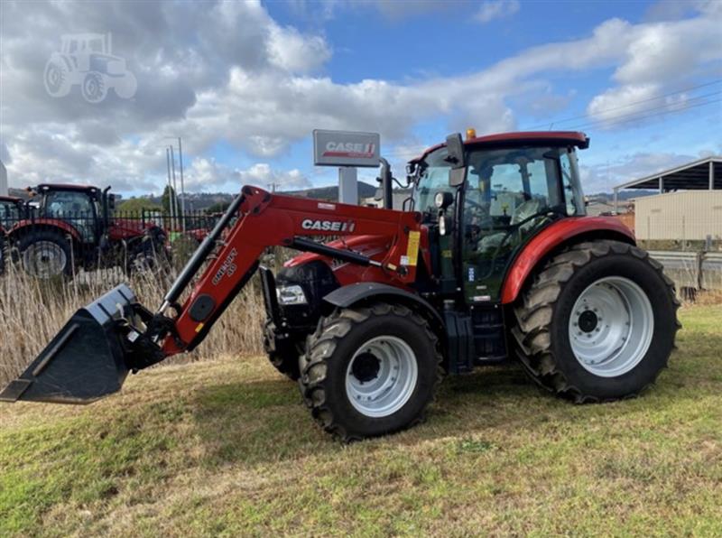 Case IH Farmall 115C tractor