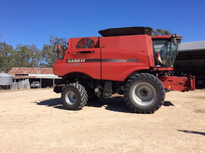 Photo 1. Case IH 7240 combine harvester