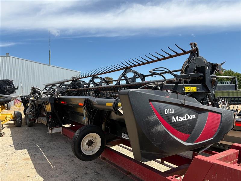 MacDon D140 harvester front