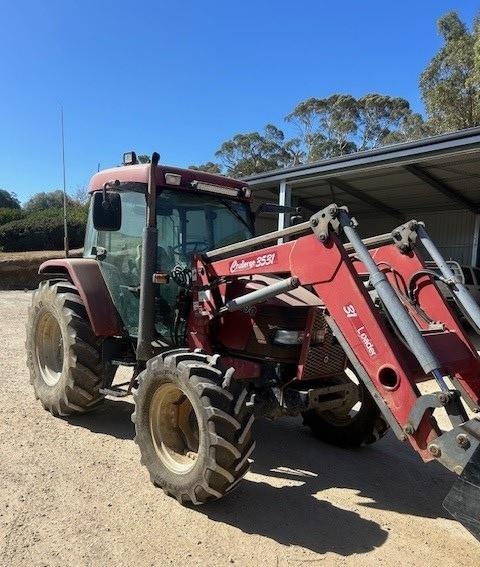 Photo 1. Case IH CX90 tractor