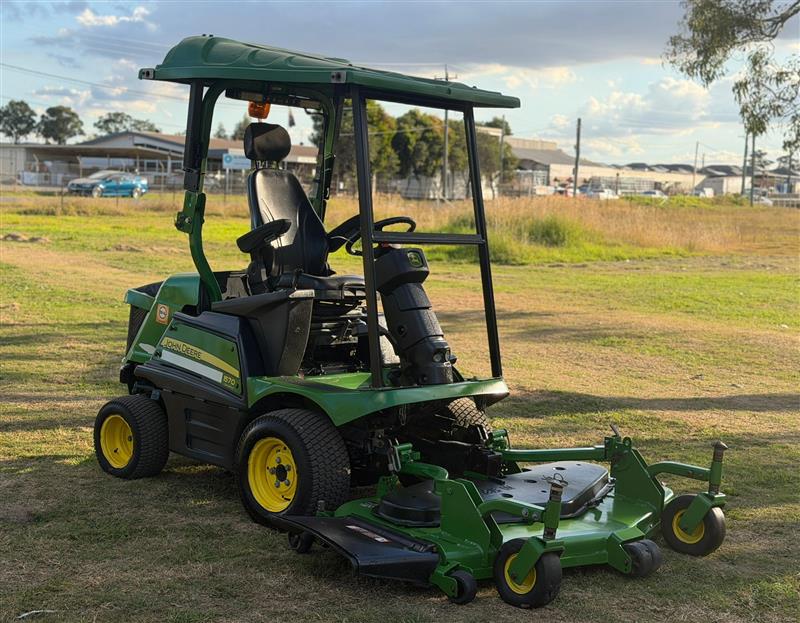 John Deere 1570 72inch 4wd commercia...