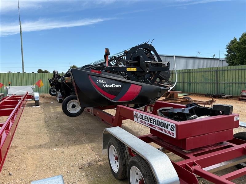 Photo 1. MacDon D140XL harvester front