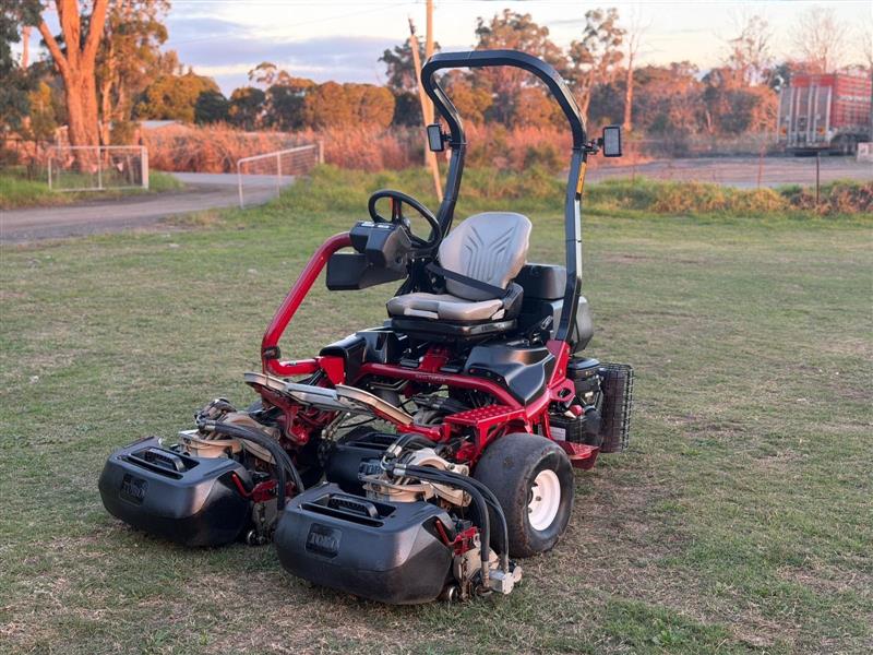 Toro Greensmaster 3300 Triflex green...