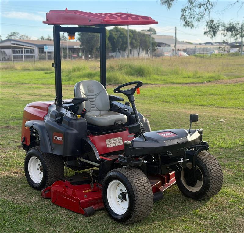 Toro Groundsamster 360 72inch ride on diesel commercial zero turn lawn mower