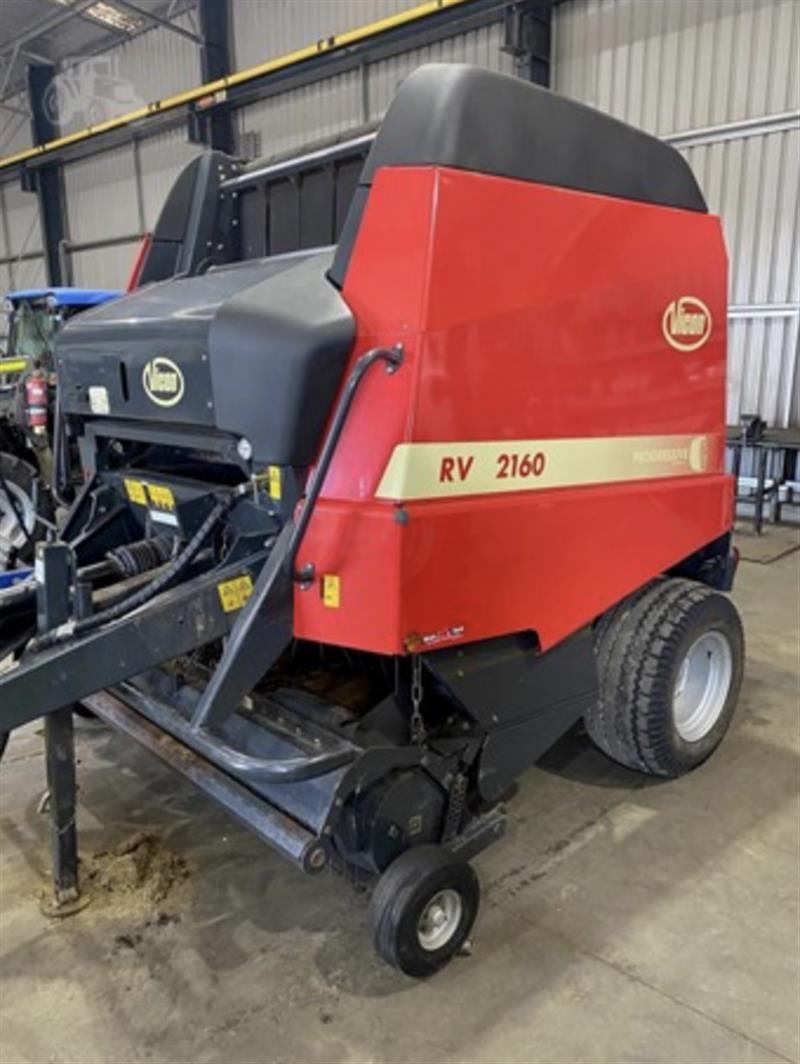 Vicon RV2160 round baler