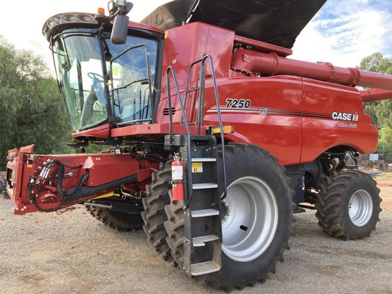 Photo 1. Case IH 7250 combine harvester