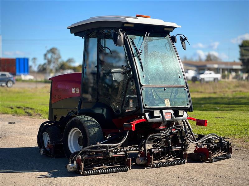 Toro Reelmaster 7000D ride on fairway clinder golf course lawn mower