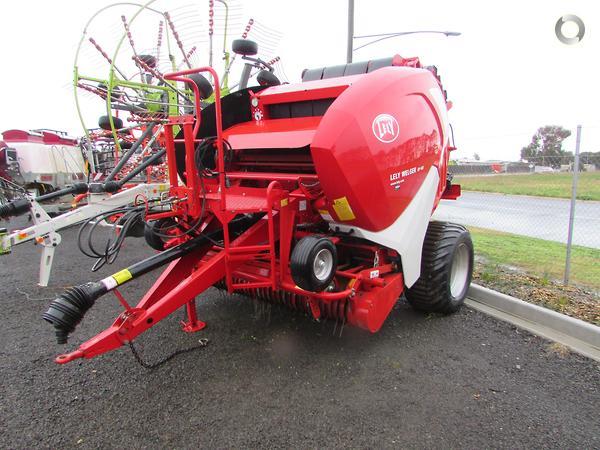 Photo 1. Lely-Welger RP 445 round baler