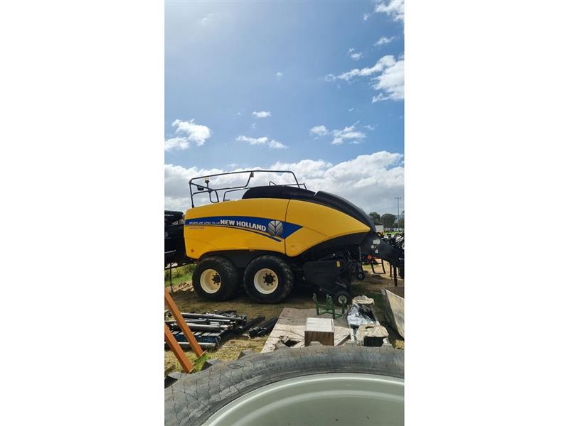 New Holland BB1290 plus square baler