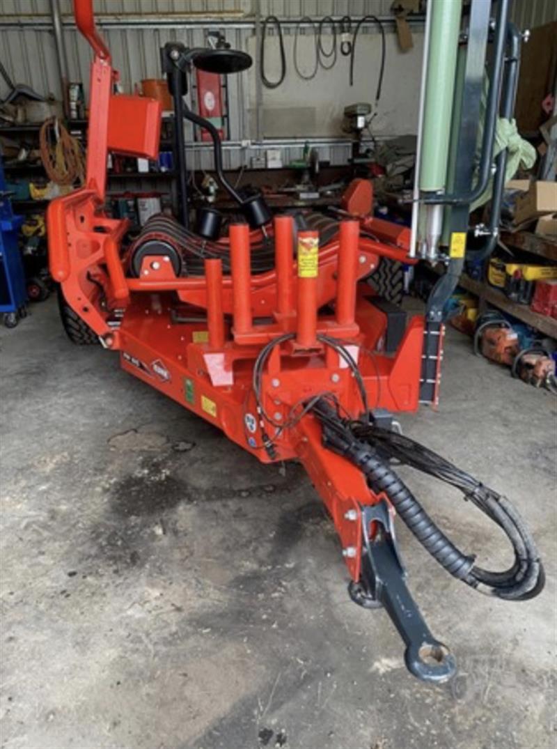 Kuhn RW1610 bale wrapper