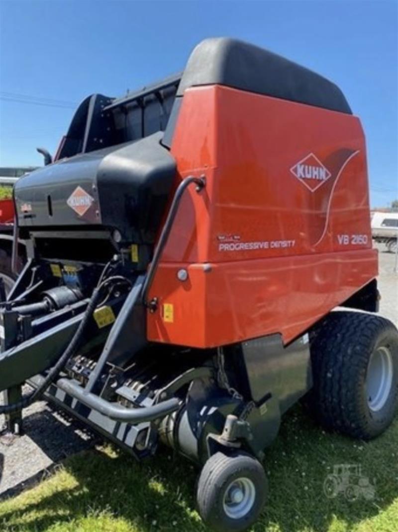 Kuhn VB2160 round baler