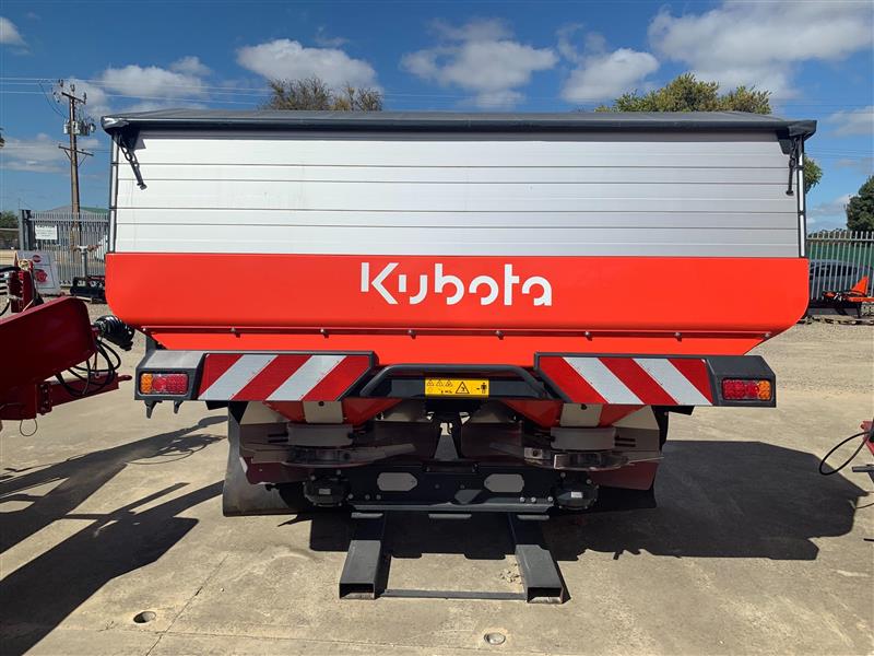 Kubota DSX-W1875 Isobus weighing spreader