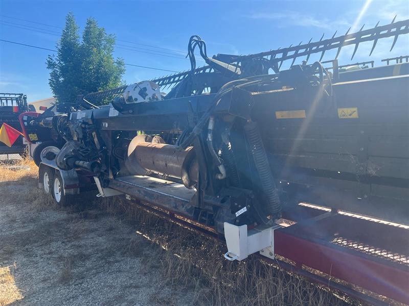 Photo 1. Case IH 2152 40ft harvester front