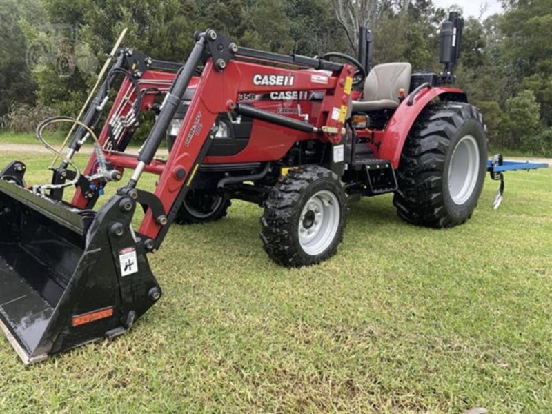 Case IH Farmall 35B tractor
