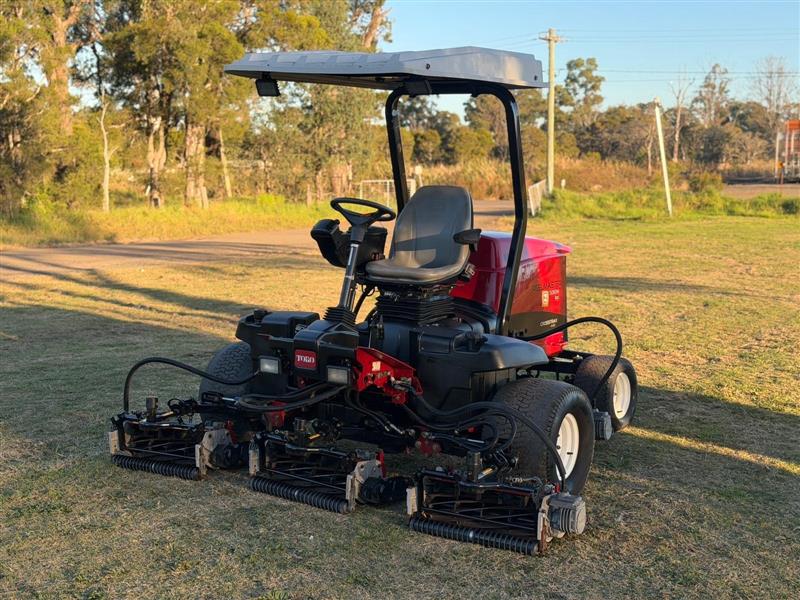 Toro Reelmaster 5010-H Cross Trax Hybrid AWD reel cylinder fairway greens commercial diesel mower