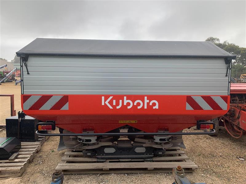 Kubota DSX-1875H Hydraulic Shutter Spreader