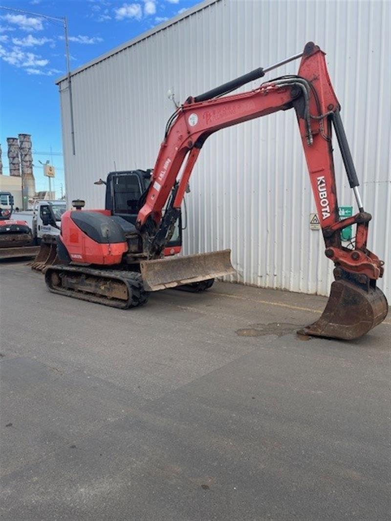 Kubota KX080-3 mini excavator