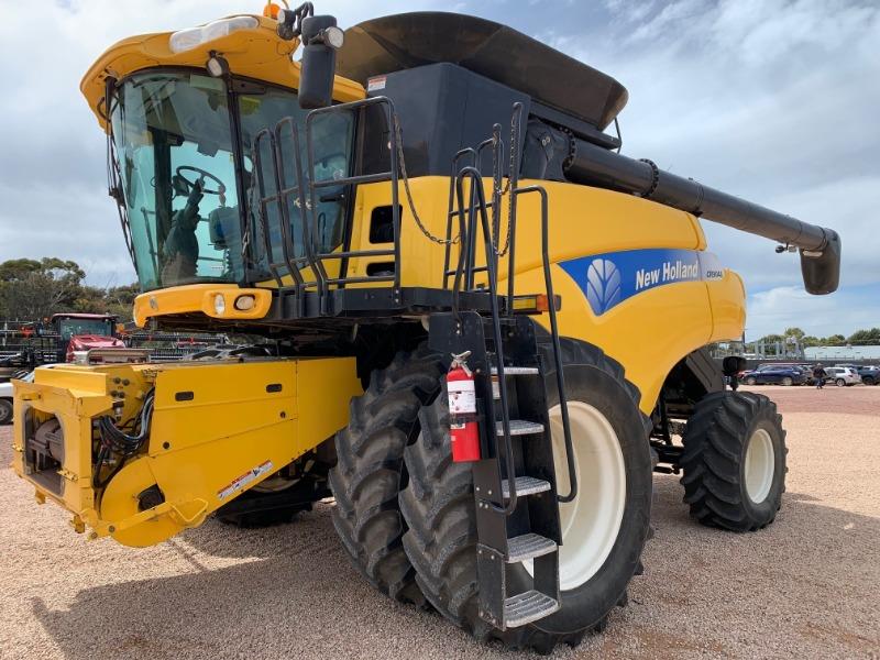 New Holland CR9040 combine harvester