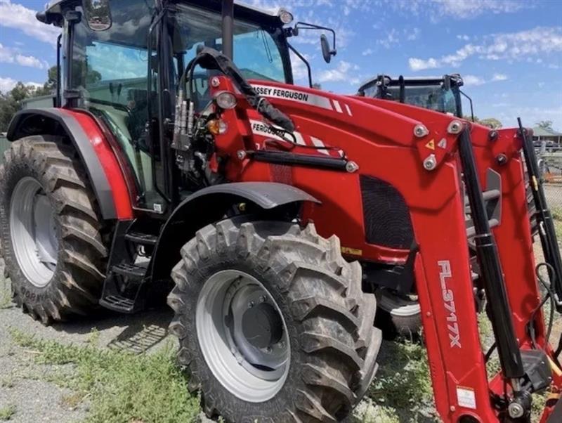 Photo 1. Massey Ferguson 6712 Tractor