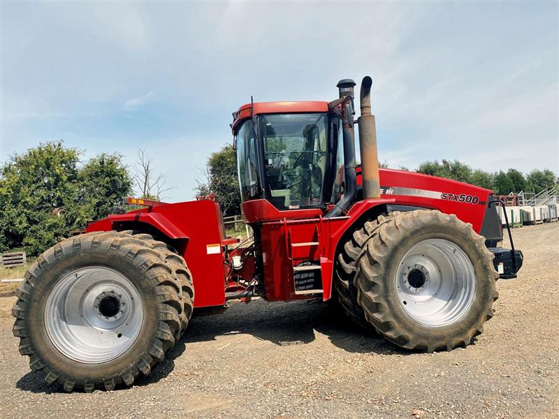 Photo 1. Case IH Steiger STX500 tractor