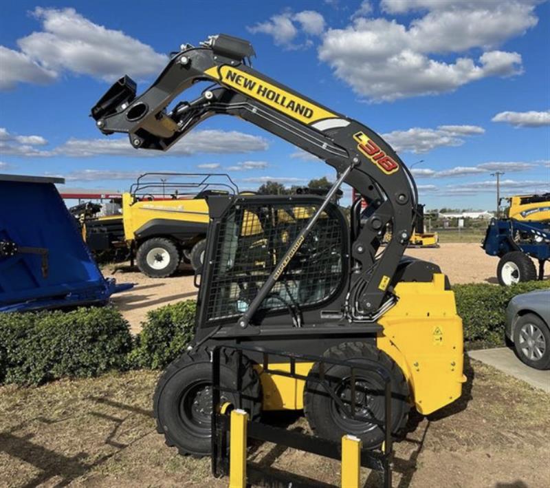 New Holland L318 skid steer loader