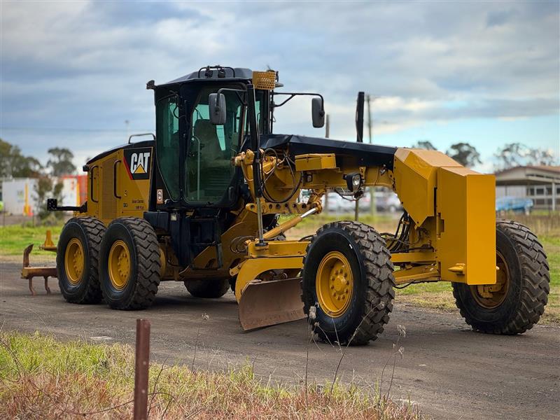 Caterpillar 120M VHP plus articulated grader