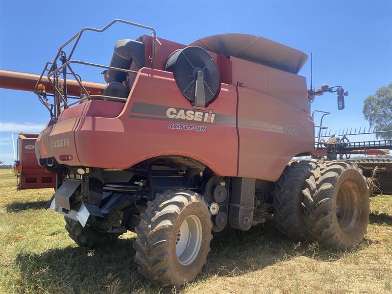 Photo 1. Case IH 9120 combine harvester