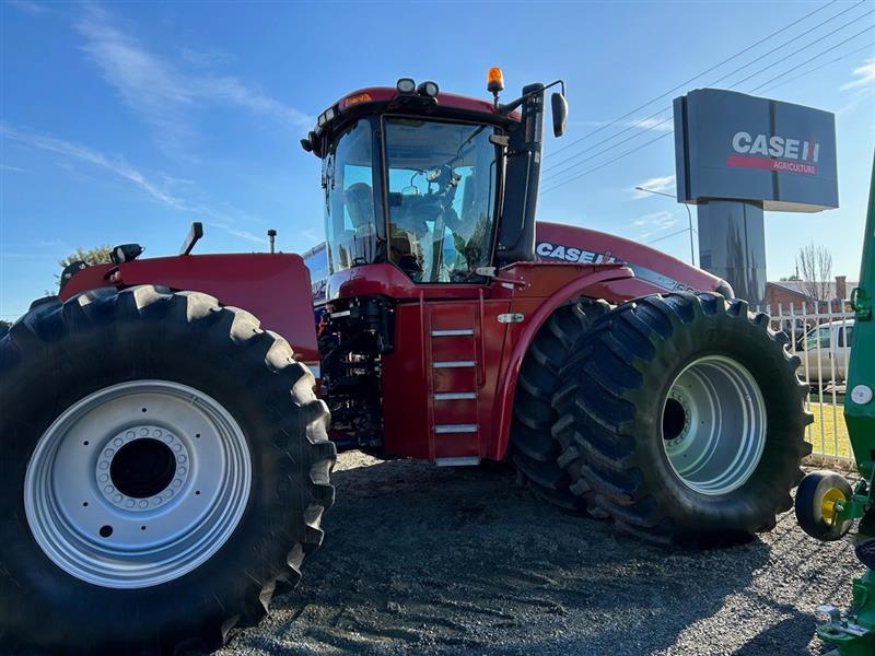 Photo 1. Case IH Steiger 550 tractor