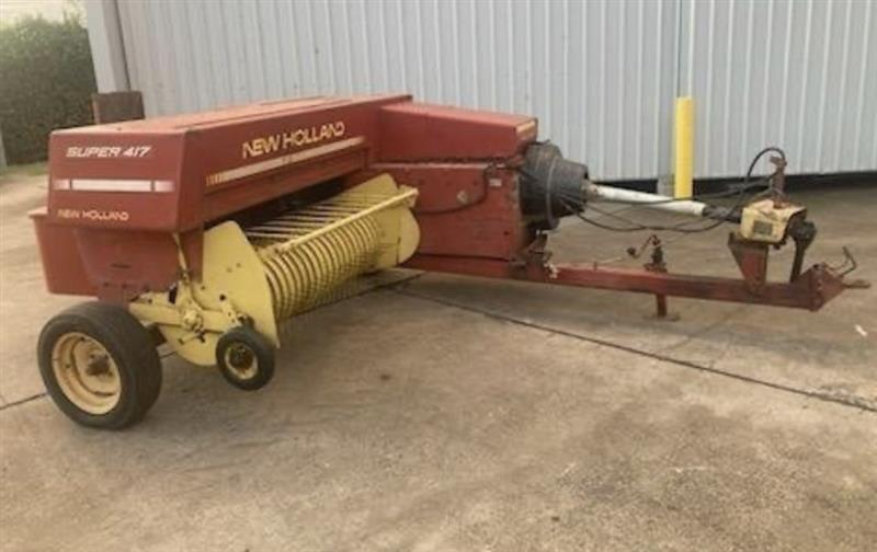 New Holland Super 417 square baler