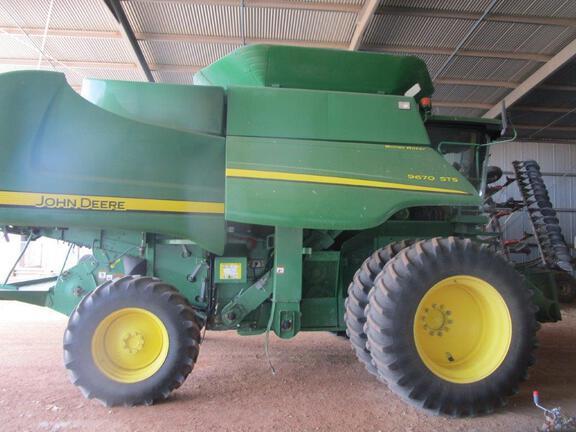 John Deere 9670 STS combine harvester
