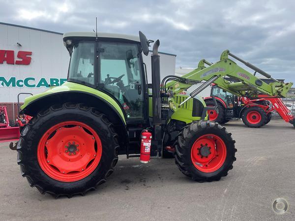 Photo 1. Claas Arion 530 tractor