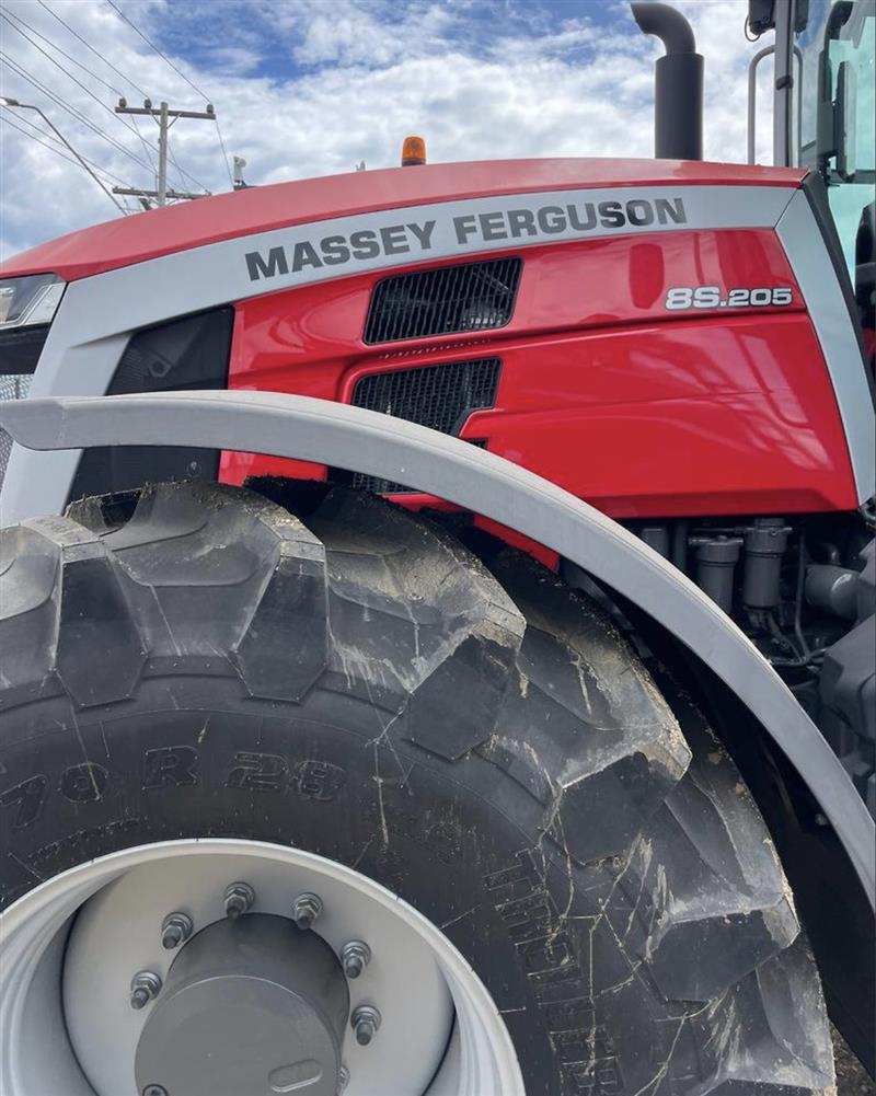 Massey Ferguson 8.S 205 tractor