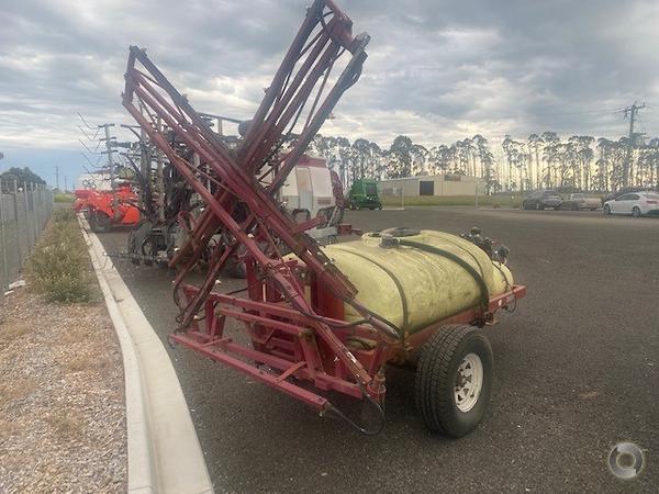 Photo 1. Hardi Grasslands 1200 boom sprayer